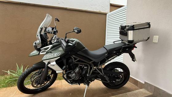 TRIUMPH TIGER 800 XCX TRIUMPH TIGER 800 XCX
